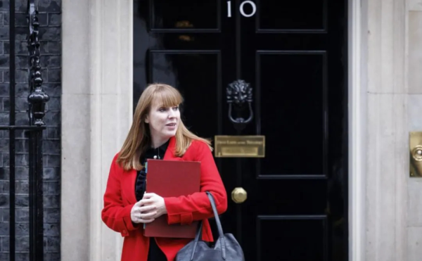 擒牛网 英国副首相雷纳辞职